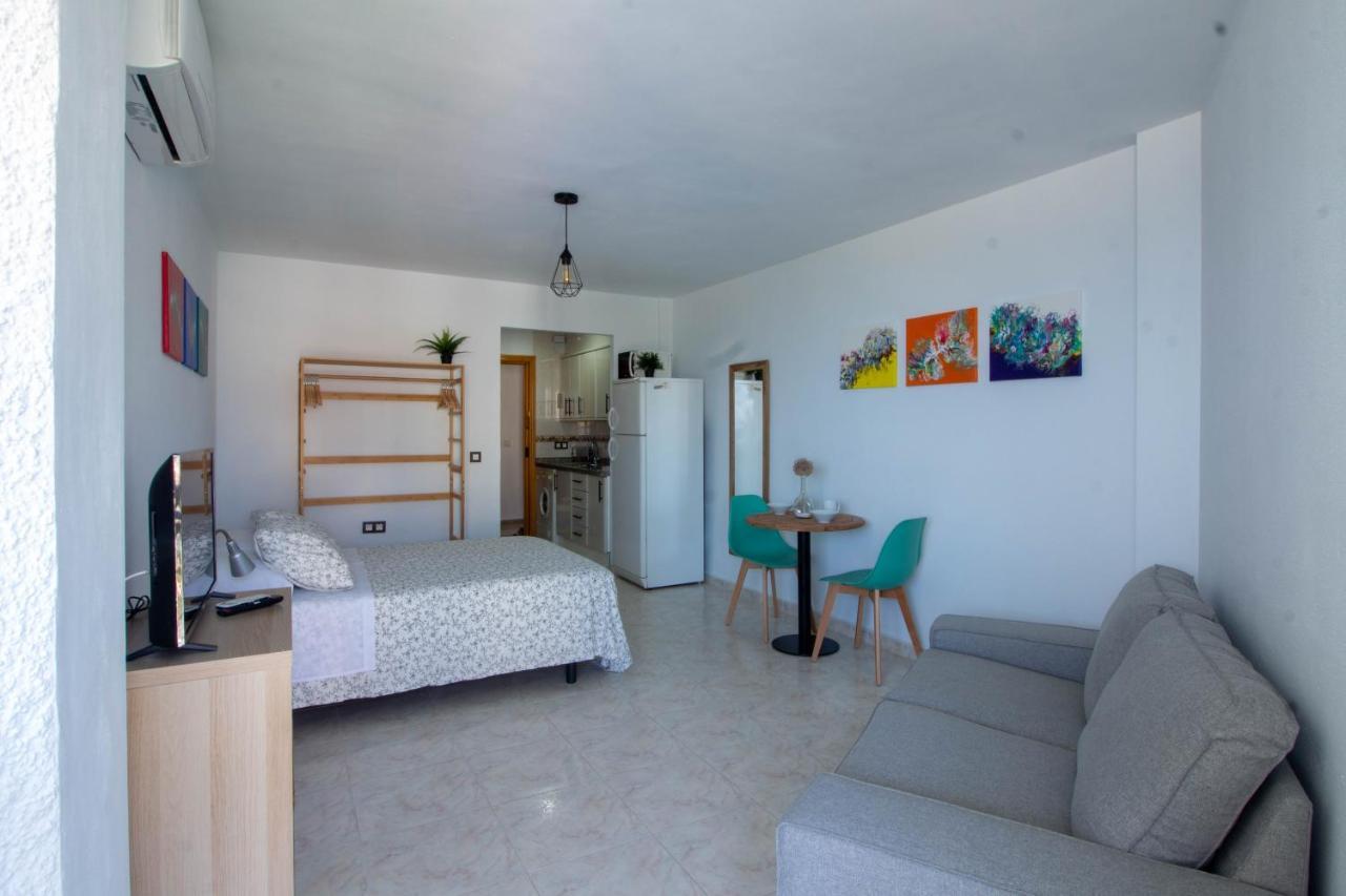 Larios Dos 504. Estudio Con Vistas Al Mar Cerca De La Playa Torrox Eksteriør billede