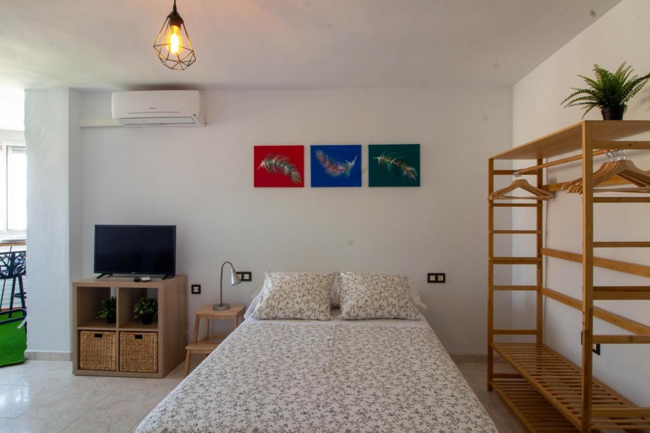 Larios Dos 504. Estudio Con Vistas Al Mar Cerca De La Playa Torrox Eksteriør billede